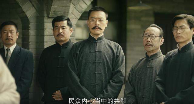 于和伟《觉醒年代》首播质量爆棚,连看2集不过瘾,年度爆款来了