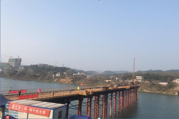 沅辰高速公路沅水特大桥主栈桥顺利完工