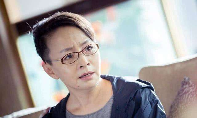 和宋丹丹相恋5年,助她成名的袁钢,为何会抛弃她,远赴美国定居