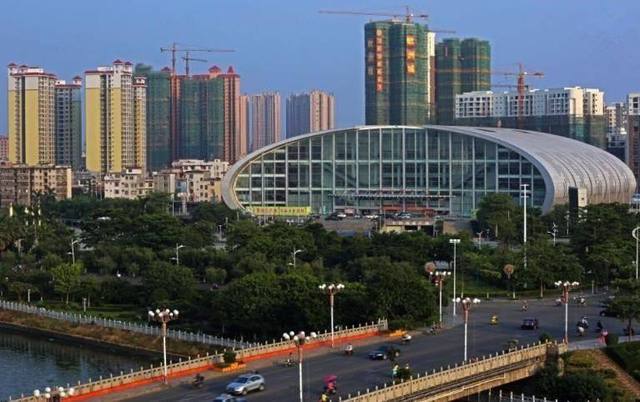 广西玉林市有多少人口_广西玉林市地图