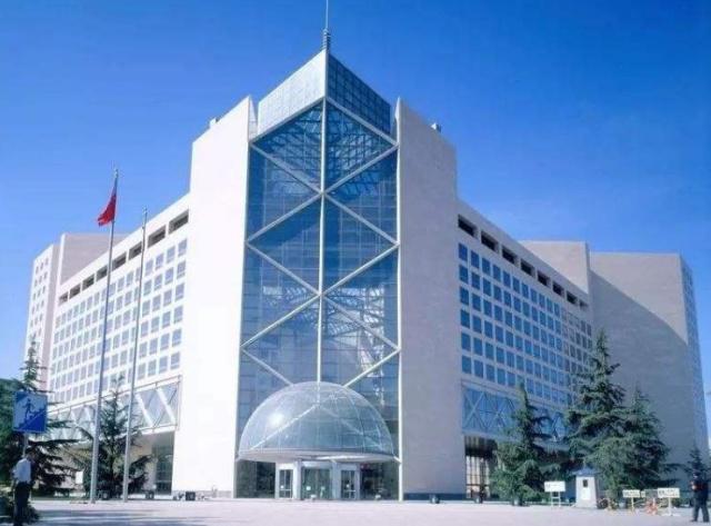 贝聿铭设计的五座中国建筑,最有名的就是香港中银大厦
