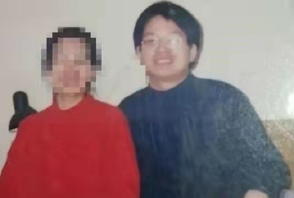 北大博士王永强出国20年拒见父母被骂可谁又看见他的伤疤