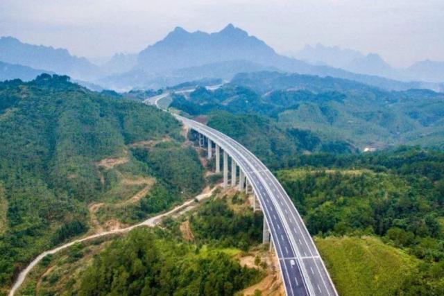 广西最美的高速公路,沿途风景美到爆,这样的风光一定能迷醉你