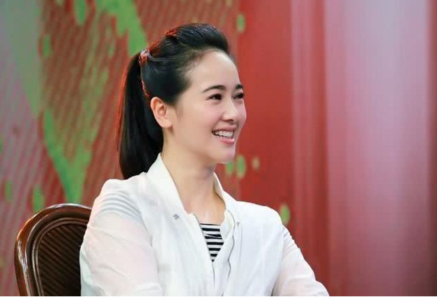 左小青富豪老公离婚后发文始于爱情终于友情感叹虚无缥缈的爱情