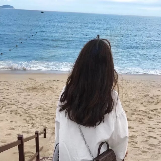 女生头像/无人做你的光芒,就自己照亮远方