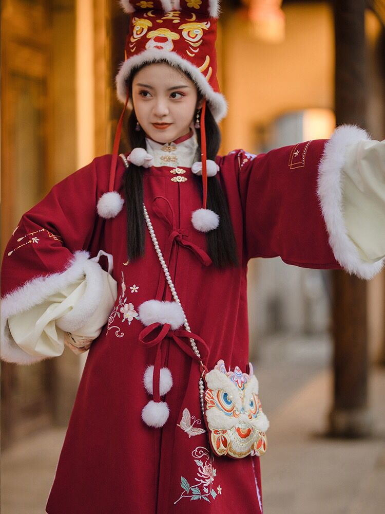 明制袄裙怎么穿搭_明制汉服袄裙样式图片(3)