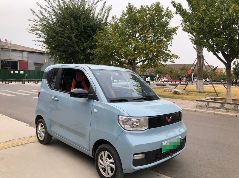 五菱宏光miniev,牛年就得开"牛"车,这"牛"车年轻人都开得起