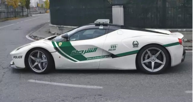 不是吧,法拉利居然能让迪拜警方过审?拉法(laferrari)也来当警车.