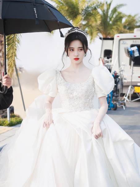 鞠婧祎婚纱图片_高清鞠婧祎婚纱图片(2)