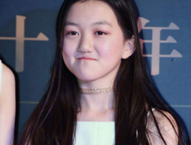 结果前一段时间李亚鹏交往了一个90后的女朋友之后,还非常希望女儿和