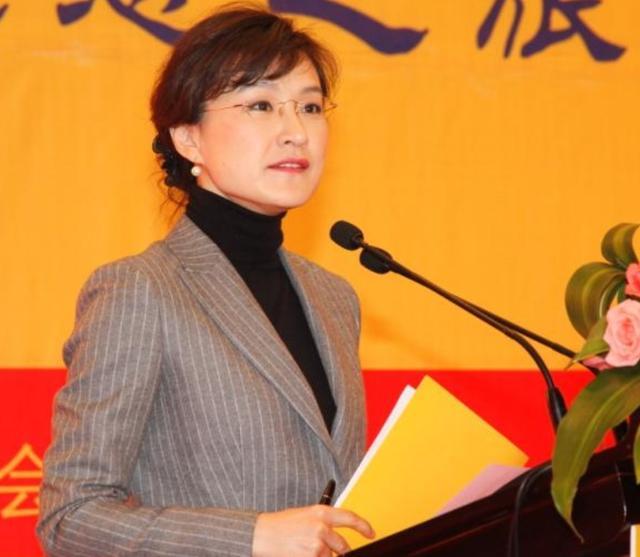 在央视工作25年的董倩被喊话滚出主持界她到底得罪了谁