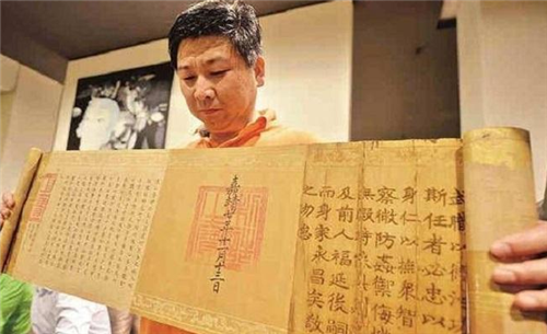 越南古墓发现一道圣旨,内容都是中国古汉字,越南学者向我国求助
