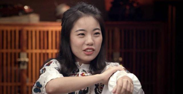 为何贾平凹女儿贾浅浅发表的诗,会引来网友争议?请看这两首诗