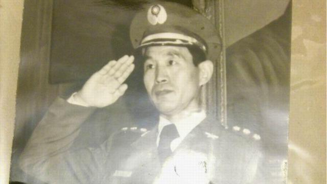 大陆王牌飞行员叛逃台湾获黄金七千两却未得重用后来怎样