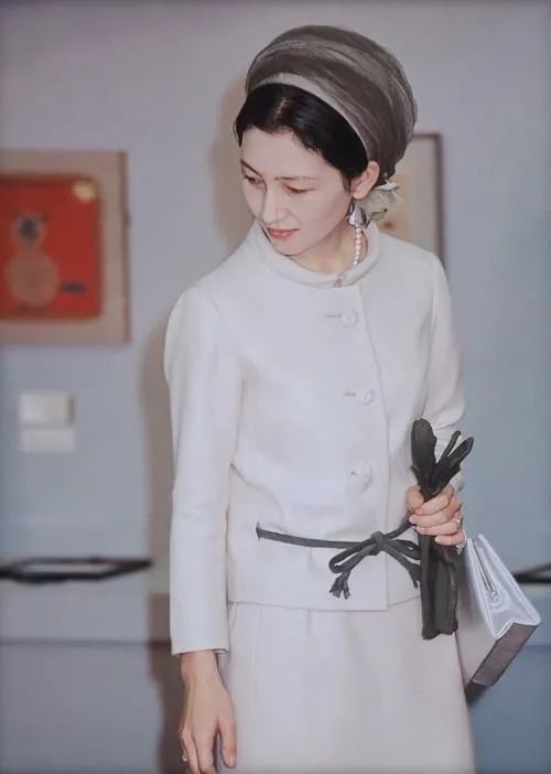日本最美皇后:走出失语症,拒绝与天皇合葬,用一生诠释