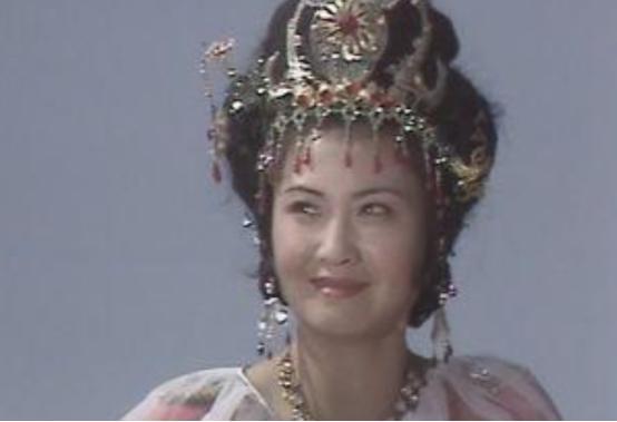 她是"铁扇公主"王凤霞,现实嫁"孙悟空",却在38岁时香消玉损
