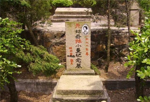 陆小曼与林徽因墓地现状:一座位于八宝山鲜花不断,一座无人问津
