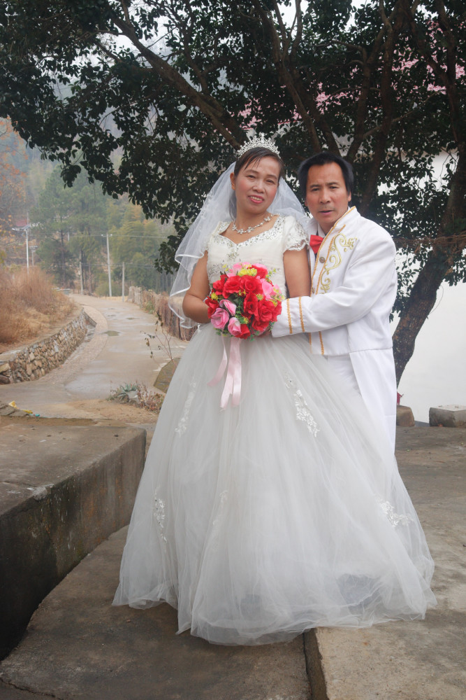 横婚纱照_婚纱照图片唯美