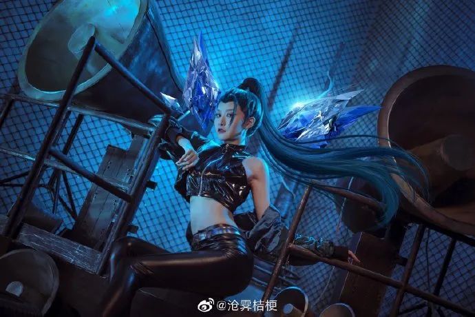 《英雄联盟》k/da all out-卡莎cosplay作品欣赏