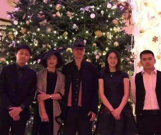 金星带女儿逛街,改性别不改"直男癌"的她,能把孩子教成什么样