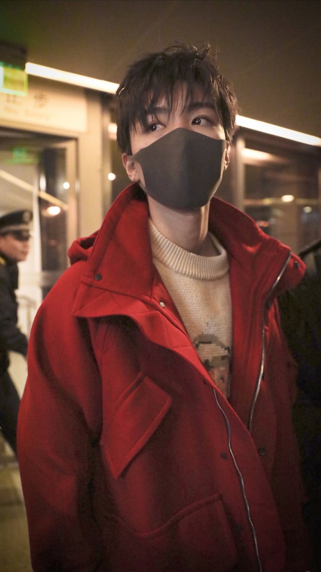 2021,记得每天带点笑意//王俊凯红色系壁纸//新年第五