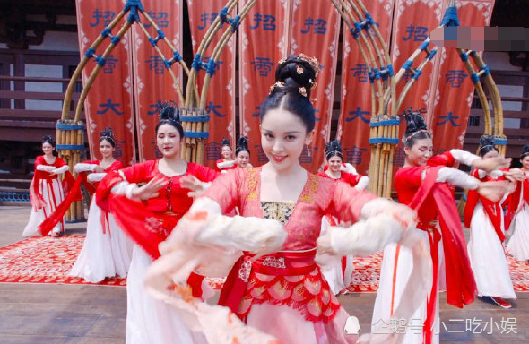 女明星异域舞姬造型绝美,娜扎甜美热巴妩媚