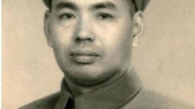 许世友与雷明珍离婚,几十年后前妻有事求他,他如何回应?