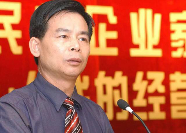 国产空调巨头倒下!1年亏掉14亿,成龙代言也救不回,今走向破产