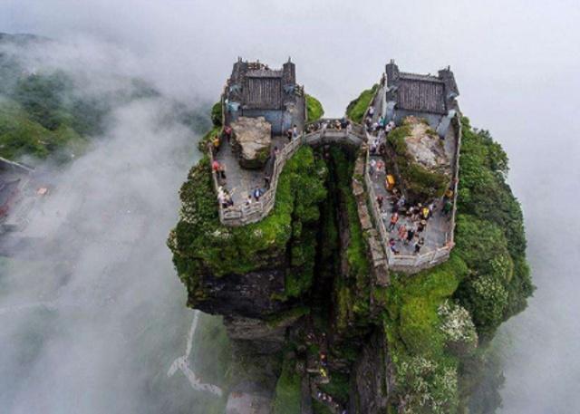 很多人都认为天空之城就在中国的梵净山,梵净山位于我国贵州,它是4a