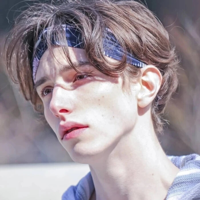 痞帅痞帅的男生头像呦