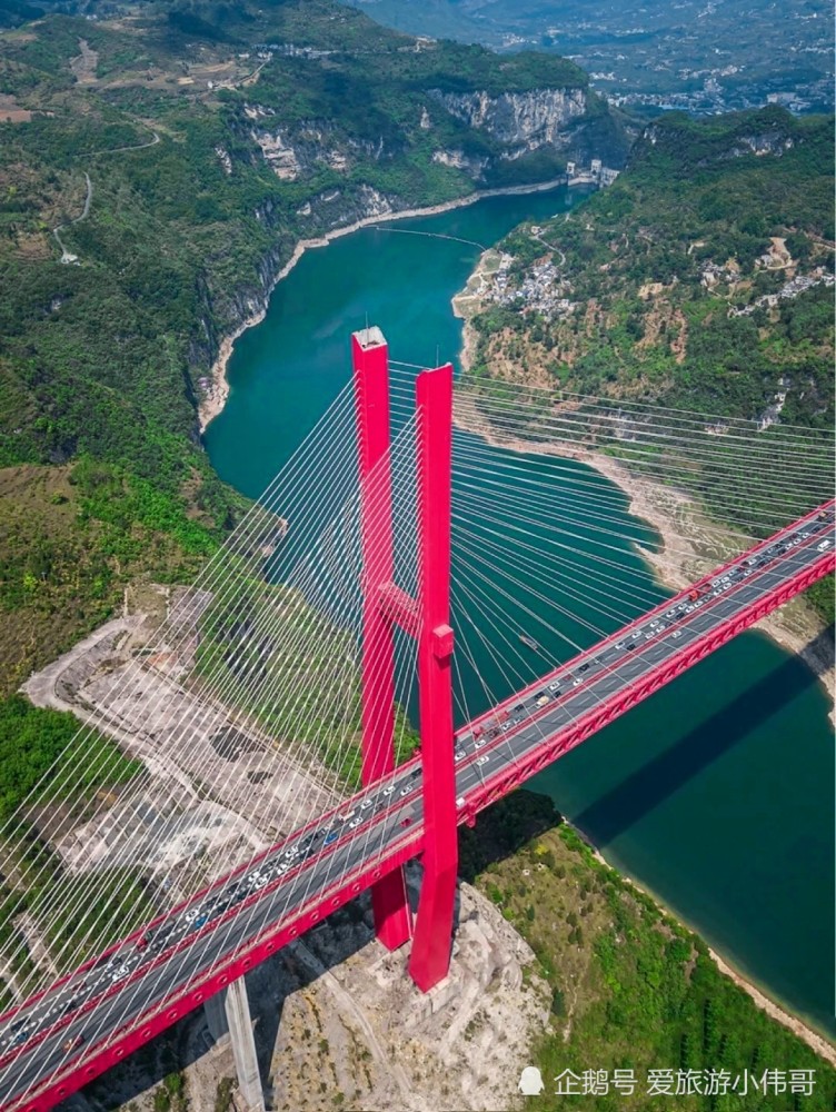 贵州网红大桥鸭池河大桥周末拍照打卡圣地