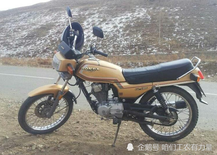 80年代的摩托车:honda gl145,土豪金车漆,四眼排气,真经典