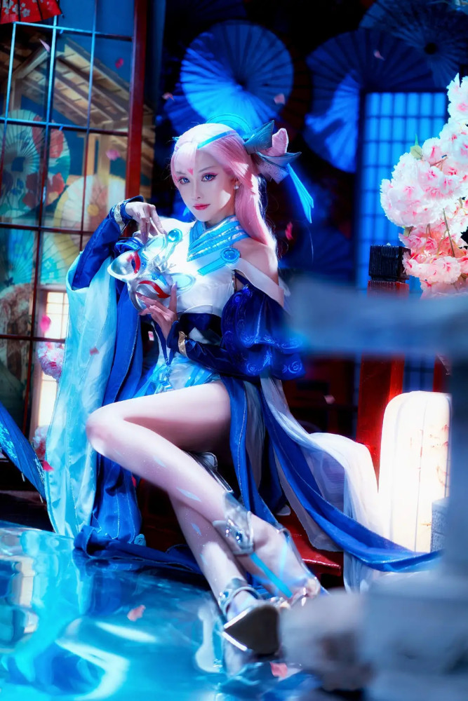 王者荣耀00后小姐姐cos貂蝉颜值超高拥有美貌大长腿真是佳作