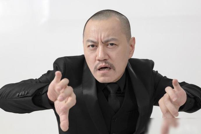 有人曝出赵英俊和雪村是同一个人,也有人说他们是父子