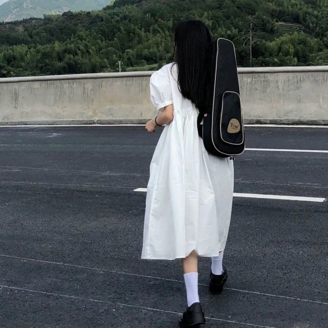 文案|适合女孩子描述自己的长文案