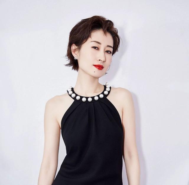 刘敏涛是他前妻,他颜值堪忧7年不探望女儿,前妻44岁美如画