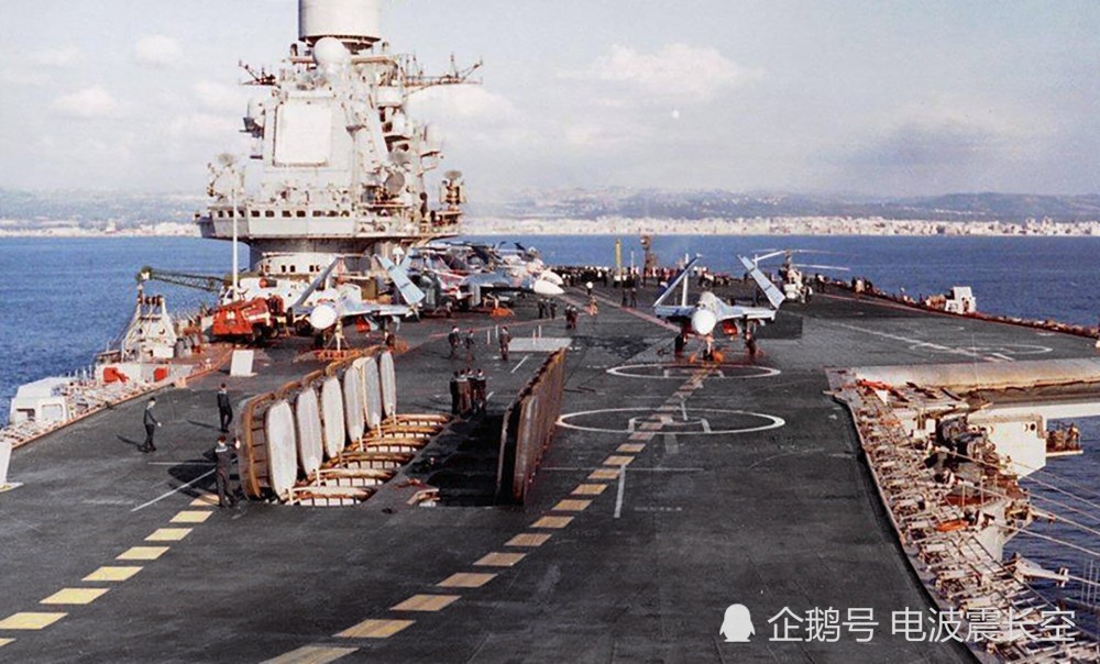 又为什么俄罗斯这么执着将反舰导弹配备于航空母舰,影响其作战效率呢?