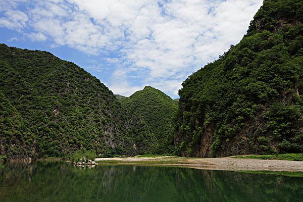 卢氏人口有多少_河南卢氏县完成交通扶贫历史任务(3)