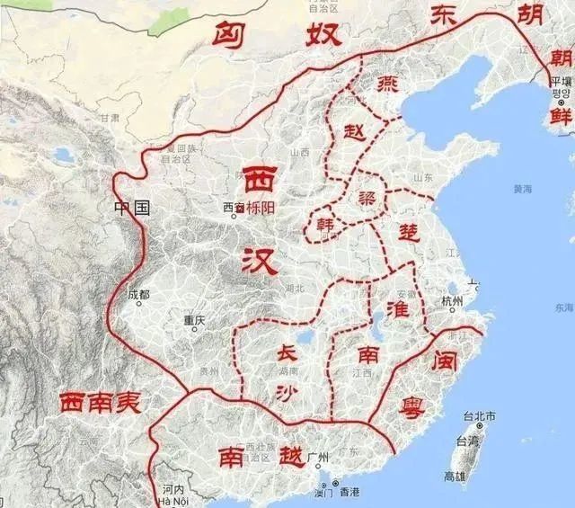 没有立刻把秦制推向全国,而是搞" 一国两制":中央直属的汉地实行郡县