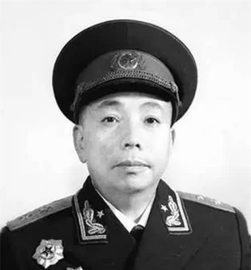 1955年首次授衔,第一少将,中将,上将,大将,元帅分别是谁?