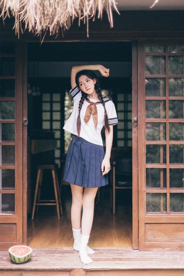 软妹：夏日里的清新西瓜妹妹