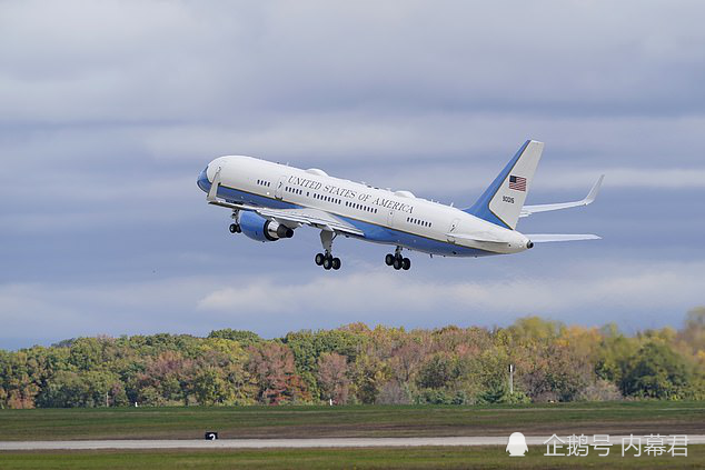 拜登乘"空军一号"回家看超级碗 疾控中心建议避免旅行