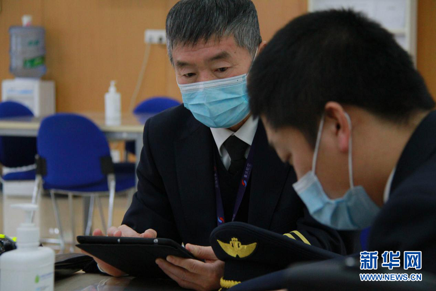 春运故事一位执飞42年机长眼中的春运变迁