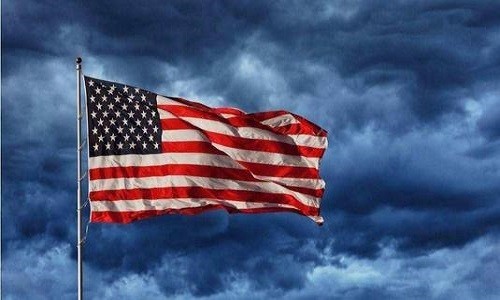 中美GDP差距进一步缩小_中美gdp对比图(2)