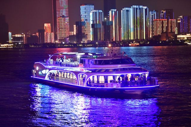 赏灯光秀,乘长江游船……春节武汉"江湖游"攻略来了