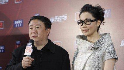 尤小刚离婚知性田歌,温婉邬倩倩,为何拜倒小30岁周庭伊石榴下?