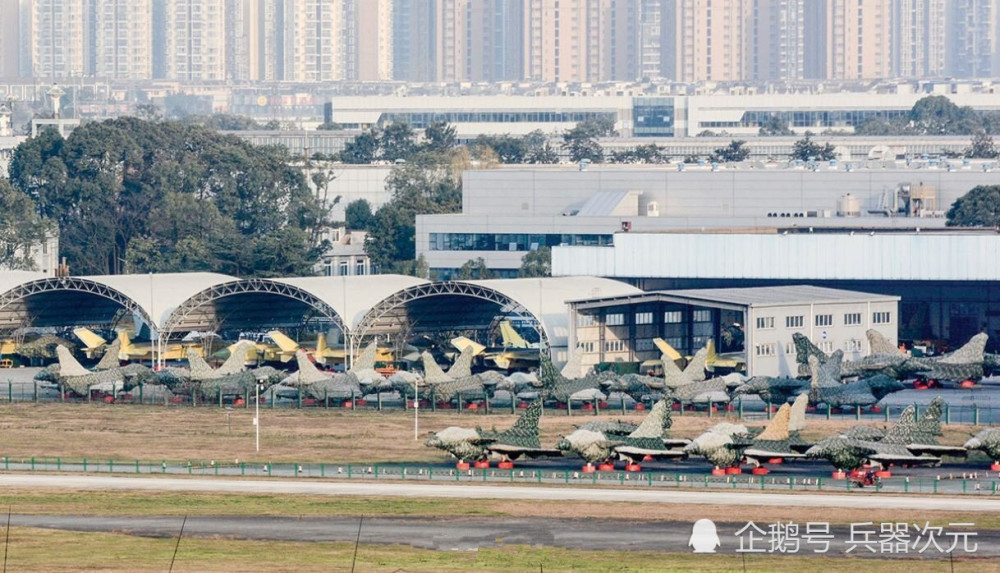 2月5日,据外媒《荷兰航空协会》报道,最近在黄田坝机场上出现了大量