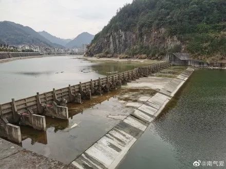 旱情严重!丽水这个镇水库见底了