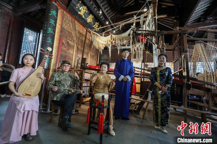 南京民俗文化节璀璨登场迎新春