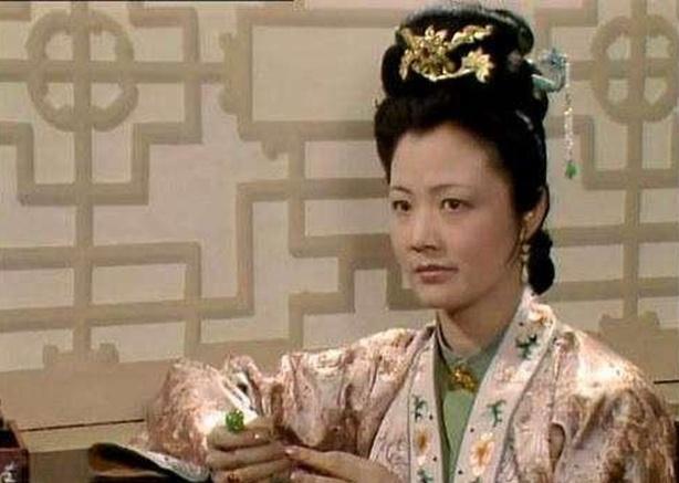 红楼梦中贾珍的妻子尤氏敢说敢做不是个寻常女子